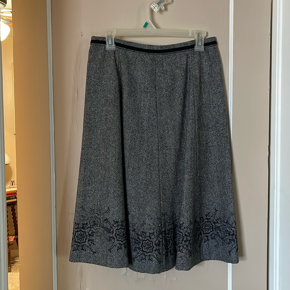 EDDIE BAUER FULLY LINED WINTER SKIRT